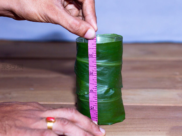 如何在小花瓶里插花 小瓶插花技巧(图4)