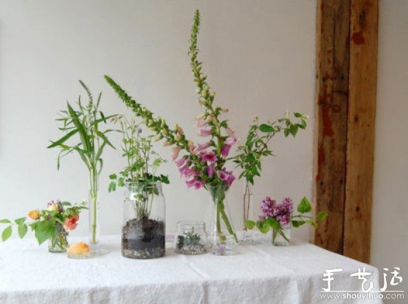 玻璃瓶作为容器的插花教程(图1)