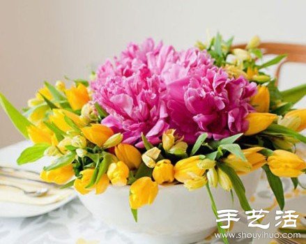 家庭插花小窍门 用胶带帮你定位DIY(图6)